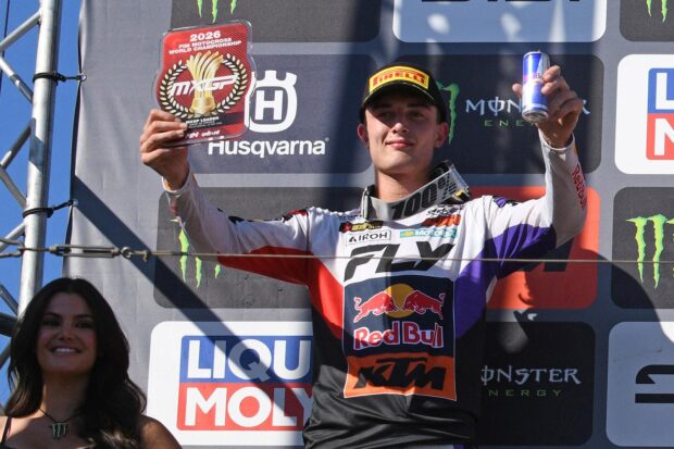 Lucas Coenen sul podio con la KTM del Team De Carli
