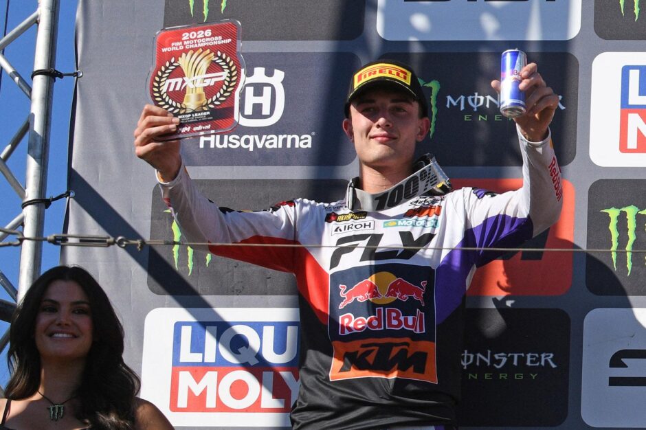 Lucas Coenen sul podio con la KTM del Team De Carli
