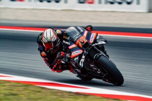 aprilia-a-montmelo_1-1.jpg