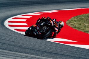 aprilia-a-montmelo_3-2.jpg