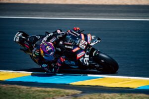 aprilia-a-montmelo_5.jpg
