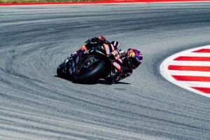 aprilia-a-montmelo_6-2.jpg