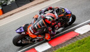 aprilia-rs-660-doppietta-oulton-park_1.jpg