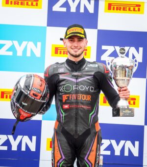 aprilia-rs-660-doppietta-oulton-park_3.jpg