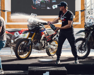 aprilia-tuareg-rally-vittoria-sardegna_4.jpg