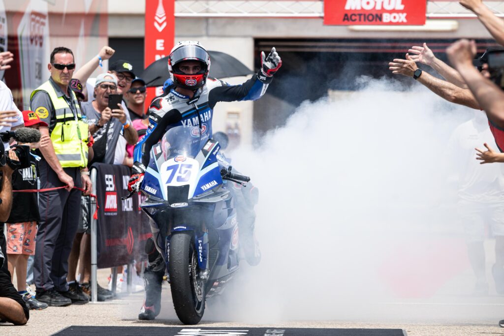 Albert Arenas con Yamaha R9, secondo ad Aragon e leader del mondiale Supersport