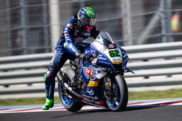GYTR GRT Yamaha WorldSBK Team con le Yamaha R1 a Balaton Park per lavoro di set-up