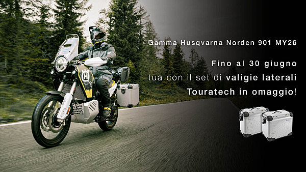Husqvarna Norden 901 con set di valigie laterali Touratech offerti nella promozione Valore Aggiunto