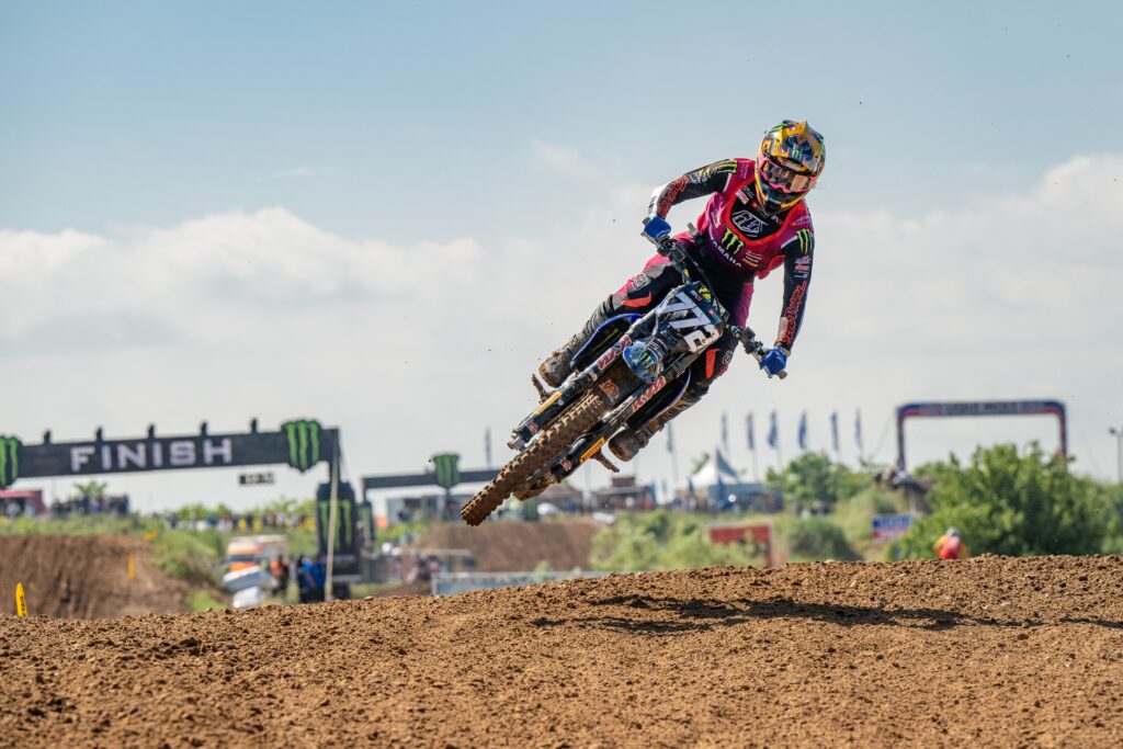 Janis Reisulis del Monster Energy Yamaha Factory MX2 Team a Teutschenthal, quarto nel GP di Germania MX2
