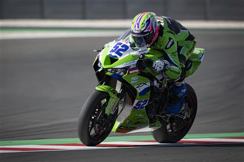 Jeremy Alcoba con la Kawasaki Ninja ZX-6R 636 del Kawasaki WorldSSP Team a Balaton Park