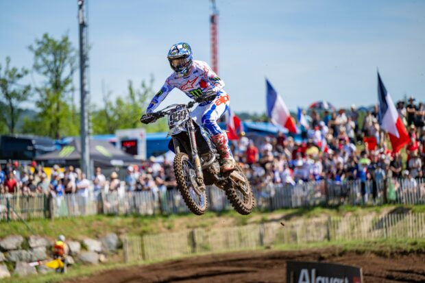 Pilota del Monster Energy Yamaha Factory MXGP in azione al MXGP di Francia a Lacapelle-Marival