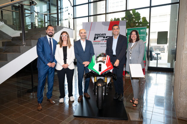 Ducati Panigale V4 Tricolore esposta a Bologna per le celebrazioni dell'80° della Repubblica