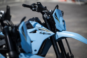 suzuki-dr-z4sm_7.jpg