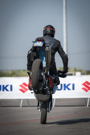 suzuki-dr-z4sm_8.jpg