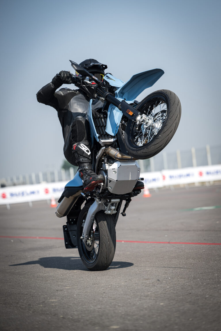 Suzuki DR-Z4SM, il Supermotard che rimette al centro il divertimento