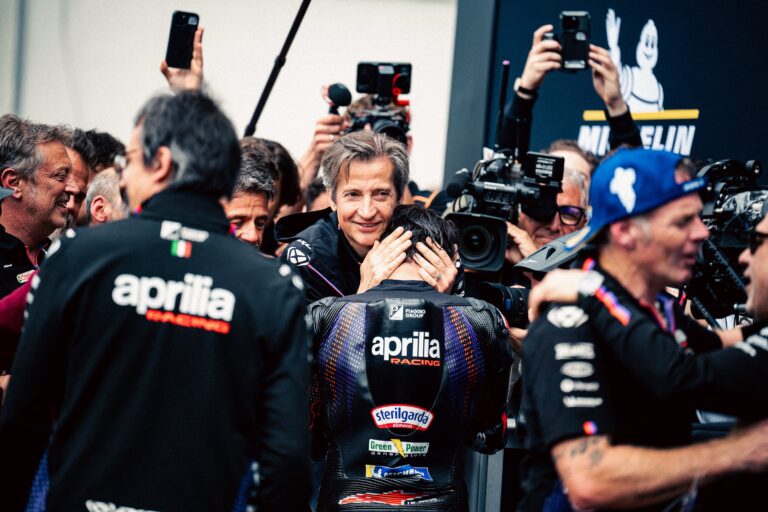 Tripletta Aprilia a Le Mans: Martín vince, Bezzecchi e Ogura completano il trionfo