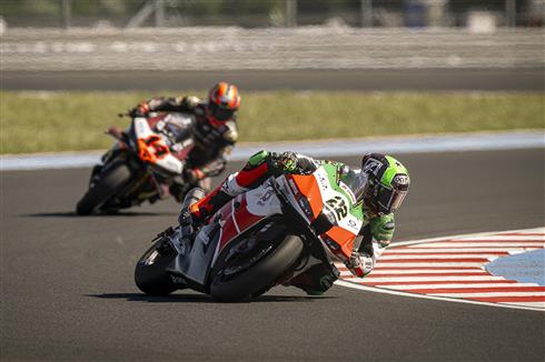 Alex Lowes con la Bimota Kawasaki al WorldSBK Balaton Park