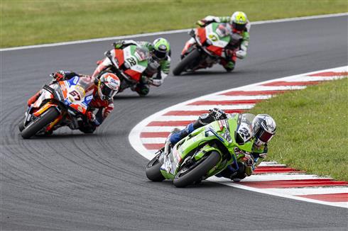 Garrett Gerloff con la Kawasaki Ninja ZX-10RR in gara a Most nel round WorldSBK