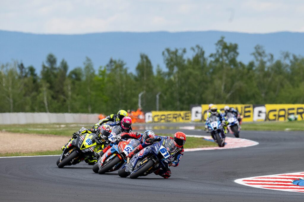 Can Öncü su Yamaha R9 del team Pata Yamaha Ten Kate a Most