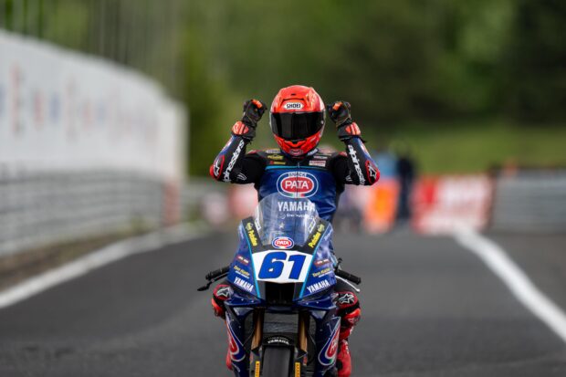 Yamaha R9 del team Pata Yamaha Ten Kate Racing al circuito di Most
