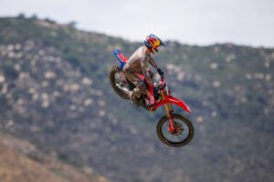 Hunter Lawrence sulla CRF450RWE a Fox Raceway dopo la doppietta nella 450MX