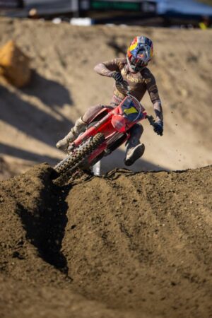 Hunter Lawrence sulla Honda CRF450RWE a Fox Raceway durante l'apertura AMA Pro Motocross