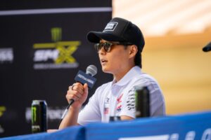 Hunter Lawrence su CRF450RWE a Fox Raceway nell'apertura AMA Pro Motocross