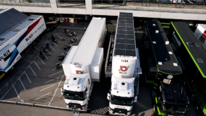 Unità batteria da 50 kWh e sistema di gestione per l'energia solare paddock del bimota by Kawasaki