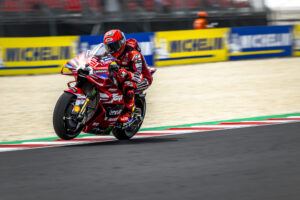 Marc Marquez durante le prove al Balaton Park Circuit nella prima giornata del weekend MotoGP