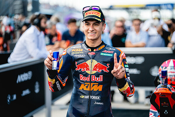 Alvaro Carpe su KTM RC4 della Red Bull KTM Ajo, protagonista in Moto3 a Balaton Park