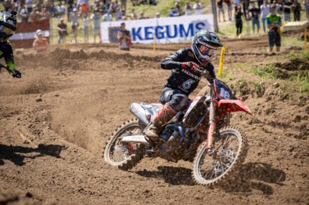 Honda HRC PETRONAS in azione al MXGP di Kegums, weekend segnato da guasti e contatti