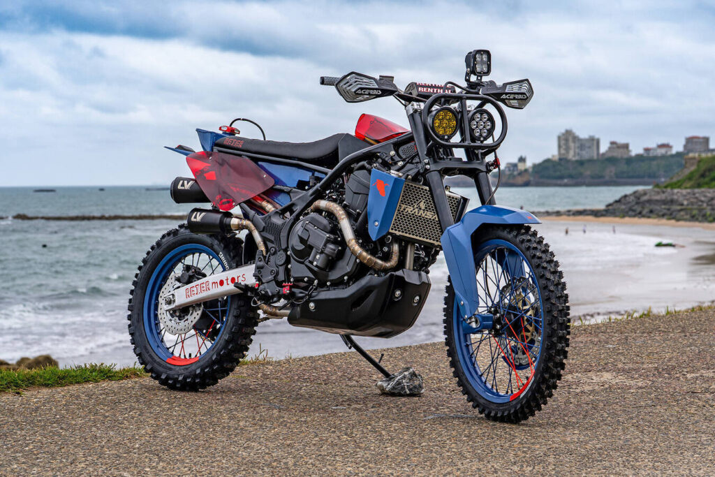 Dieci special Honda Hornet e Transalp presentate al Wheels and Waves 2026
