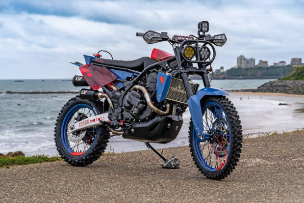 Dieci special Honda Hornet e Transalp presentate al Wheels and Waves 2026