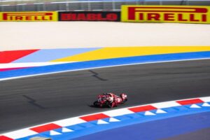 Nicolò Bulega con la Ducati al Misano World Circuit durante il Pirelli Emilia-Romagna Round