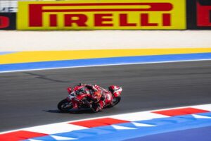 Nicolò Bulega con le nuove Pirelli SCQ al Misano World Circuit