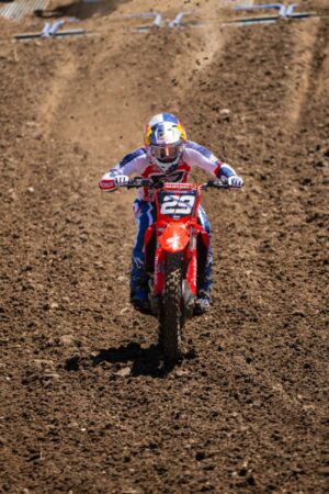 Jett Lawrence e Jo Shimoda della Honda HRC dopo la doppietta a Thunder Valley