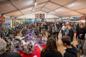 Moto custom esposta al Custom Bike Show della Biker Fest International 2026