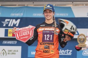 Piloti in gara al TrialGP d'Italia 2026 a Camerino, con le diverse categorie del mondiale in azione