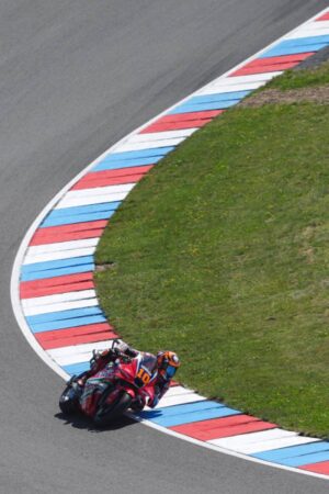 Honda HRC Castrol in pista alla Sprint MotoGP Brno tra gestione gomme e condizioni di caldo estremo