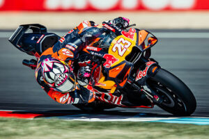 Enea Bastianini su Red Bull KTM Tech3 RC16 al MotoGP Brno 2026