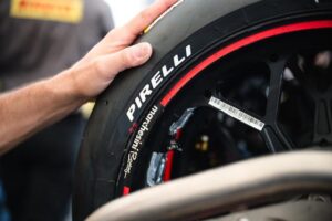 Pirelli pneumatici MotoGP 2027 in fase di sviluppo durante i test a Brno con piloti titolari