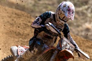 Giovani piloti del progetto Pata Talenti Azzurri FMI impegnati nelle diverse specialità motociclistiche
