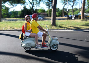 Vespa esposta al Vespa Village durante le celebrazioni per gli 80 anni