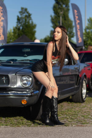 Veicoli storici italiani e auto americane al raduno Cruisin Rodeo e Mad in Italy