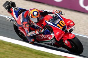 Team Honda HRC Castrol ad Assen con piloti e staff durante il weekend del GP d'Olanda