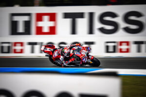 Ducati ufficiali del Ducati Lenovo Team in pista durante le Practice a Assen