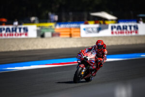 Ducati Lenovo Team in pista ad Assen durante le prove libere del venerdì