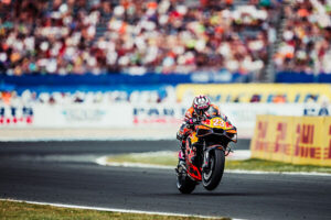 Enea Bastianini su RC16 del team Red Bull KTM Tech3 al TT Circuit Assen (Sprint MotoGP)