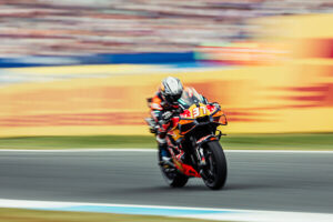 Pedro Acosta sulla RC16 del team Red Bull KTM ad Assen