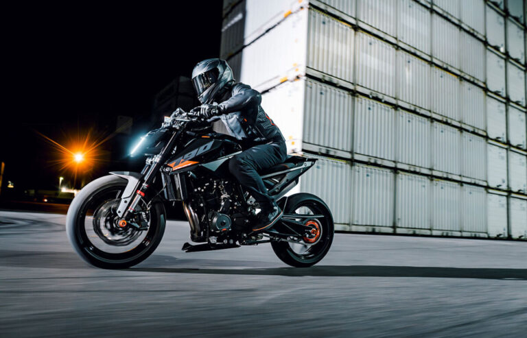 Nuova KTM 790 Duke 2027, la naked media si fa più estrema